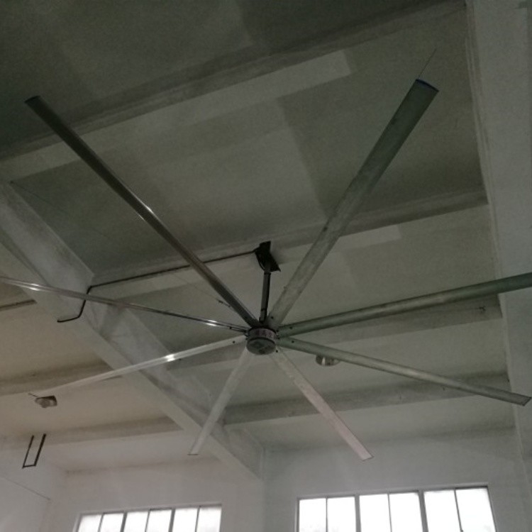 Ventilateur de plafond industriel avec débit d'air de 14 300 m3/min et moteur CE sans balai