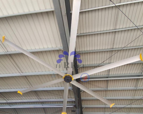 Ventilateur de plafond industriel avec moteur sans balai pour grandes surfaces 9,53 m3/min Taux de débit d'air
