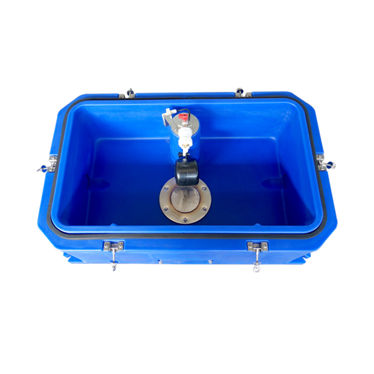 110*70*53cm/3.6*2.3*1.7ft. Abreuvoir pour bétail, largeur 70cm/2.3ft. Durable et adapté à tous les climats.