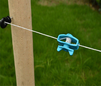 Câbler la ficelle de tendeur de clôture électrique